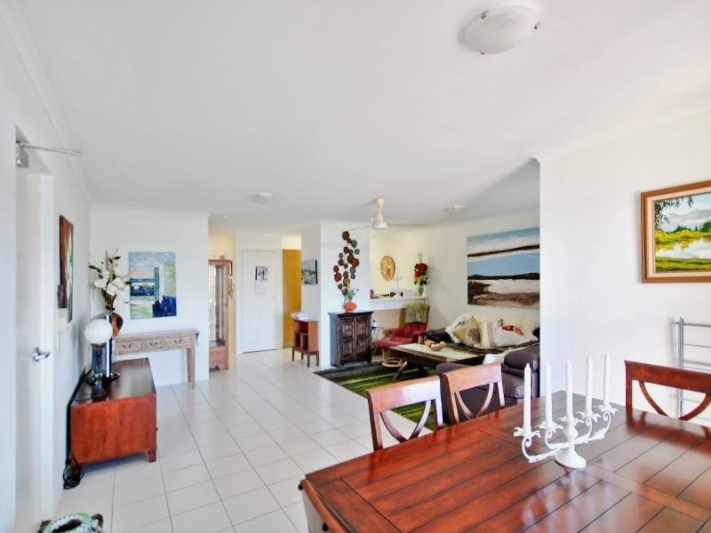 11/ 13 Landsborough Parade, Golden Beach QLD 4551