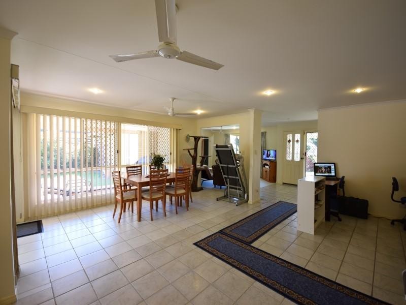 18 Kalowendha Avenue, Pelican Waters QLD 4551