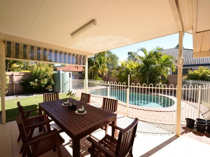 18 Kalowendha Avenue, Pelican Waters QLD 4551