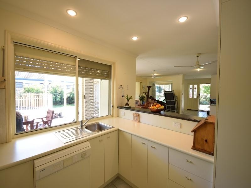 18 Kalowendha Avenue, Pelican Waters QLD 4551