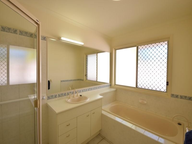 18 Kalowendha Avenue, Pelican Waters QLD 4551