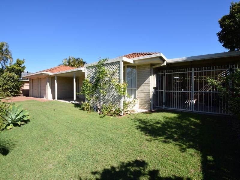 18 Kalowendha Avenue, Pelican Waters QLD 4551