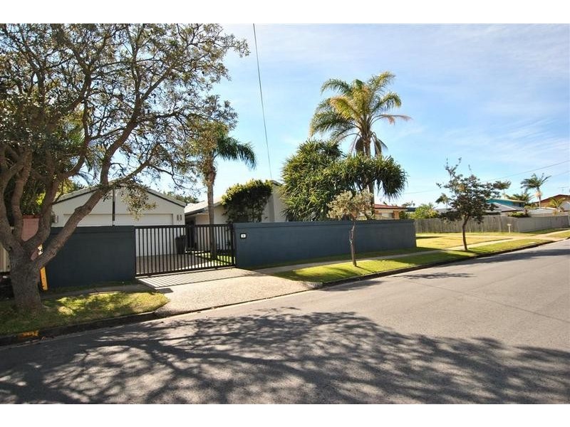 Warana QLD 4575