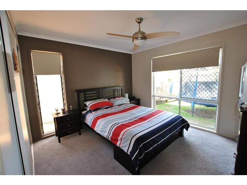 Warana QLD 4575