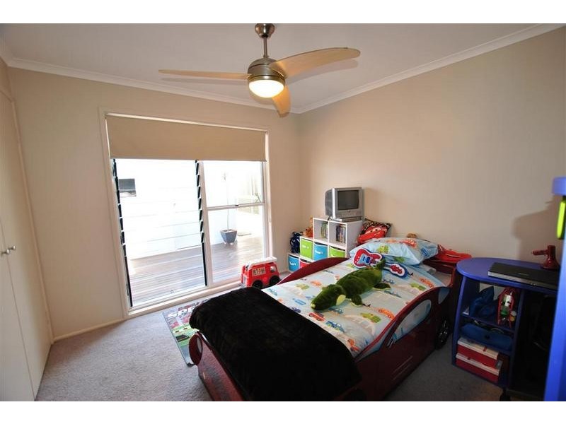 Warana QLD 4575