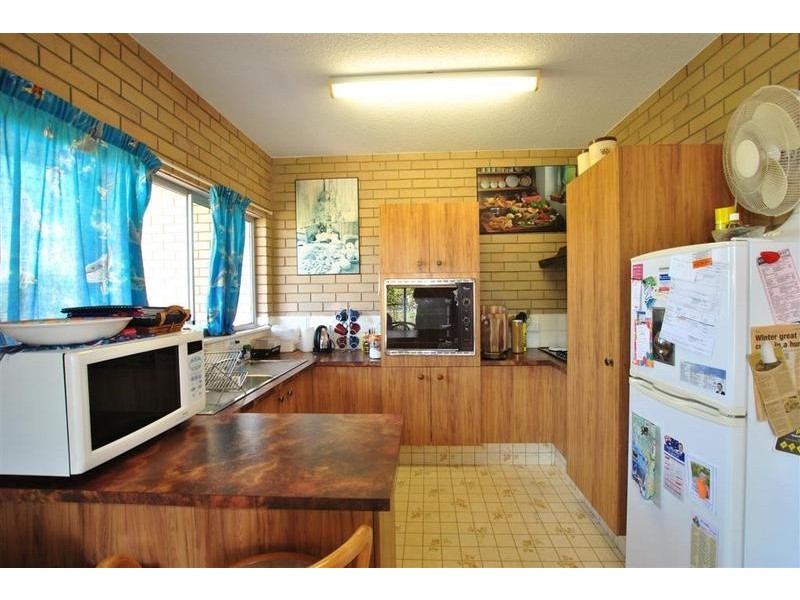 2/ 11 Moreton Parade, Kings Beach QLD 4551