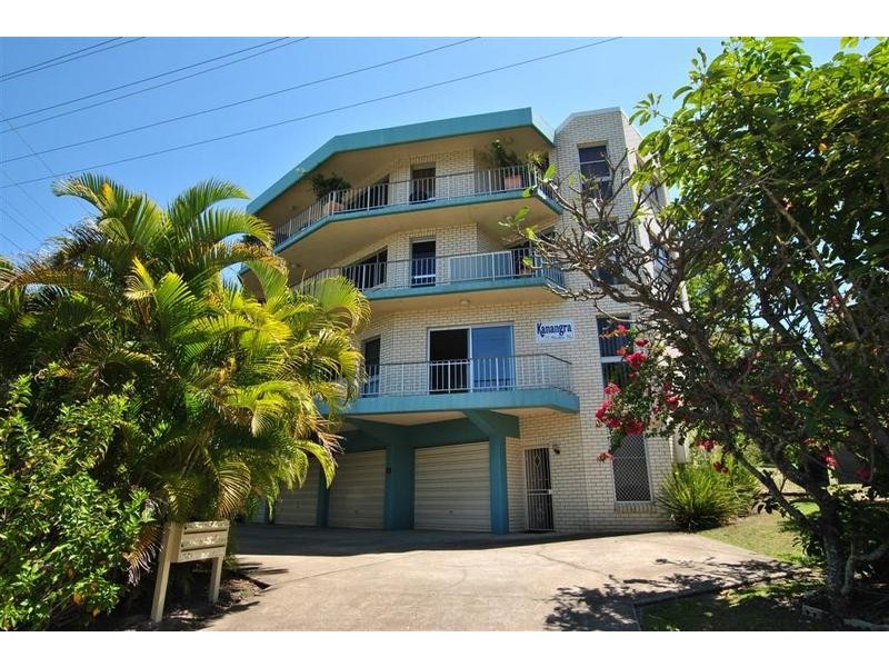 2/ 11 Moreton Parade, Kings Beach QLD 4551