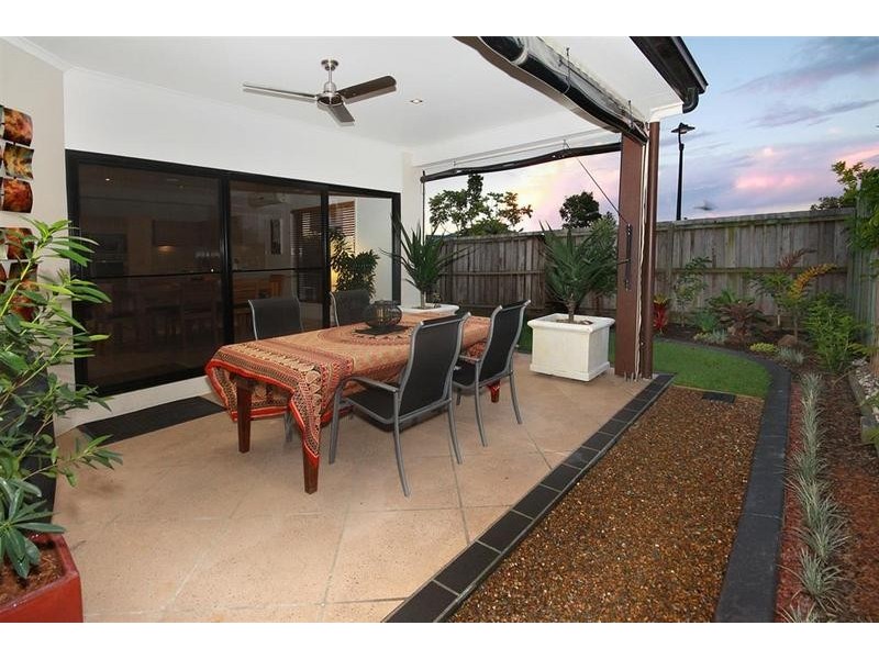 8 King Orchid Drive, Little Mountain QLD 4551