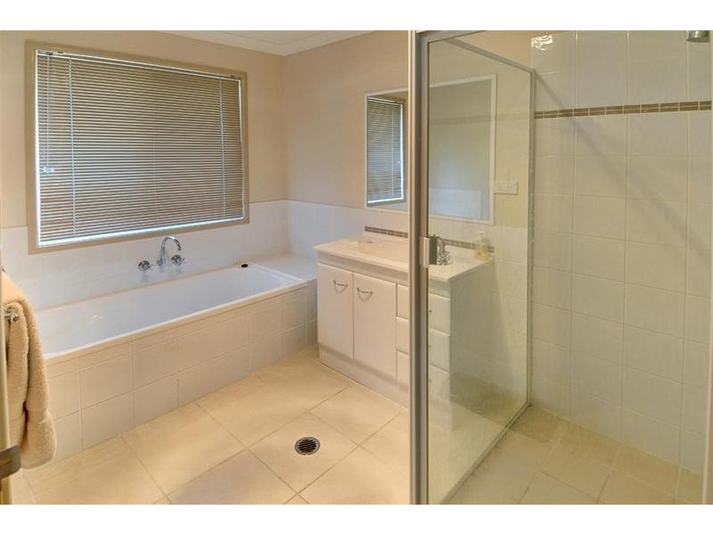 9 Kingsley Court, Little Mountain QLD 4551