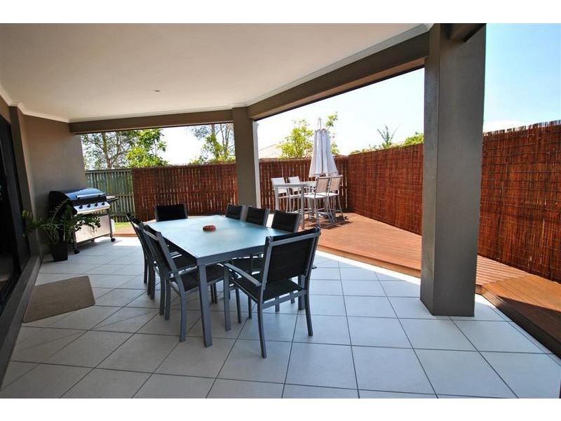 10 King Orchid Drive, Little Mountain QLD 4551