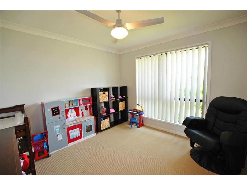 10 King Orchid Drive, Little Mountain QLD 4551