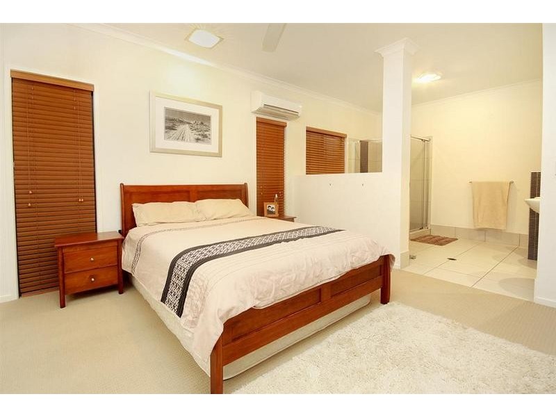 8 King Orchid Drive, Little Mountain QLD 4551