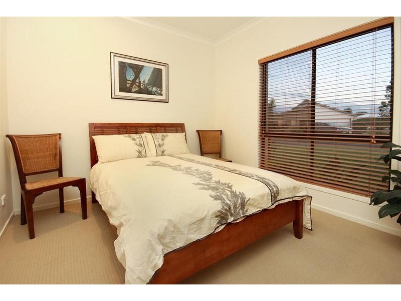 8 King Orchid Drive, Little Mountain QLD 4551