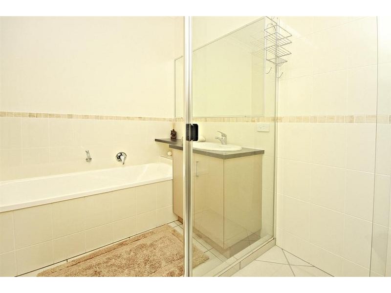 8 King Orchid Drive, Little Mountain QLD 4551