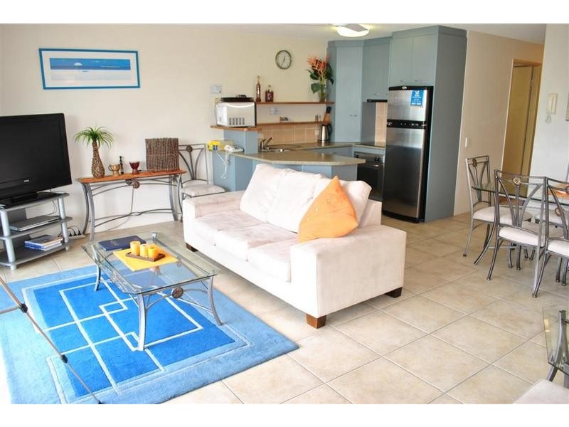 8/ 18 Mahia Terrace, Kings Beach QLD 4551