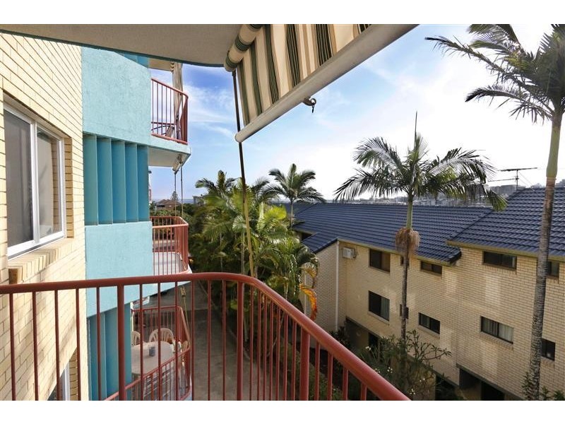 10/ 33 Burgess Street, Kings Beach QLD 4551