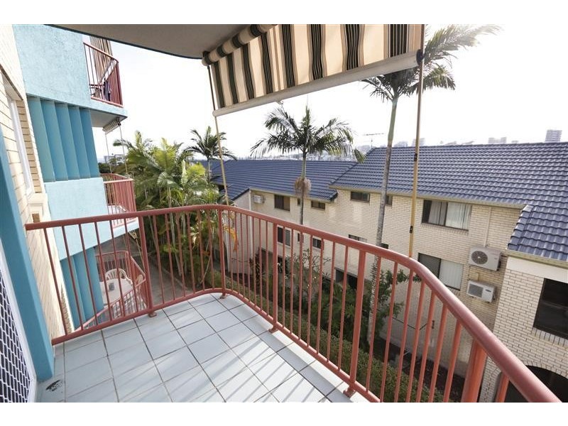 10/ 33 Burgess Street, Kings Beach QLD 4551