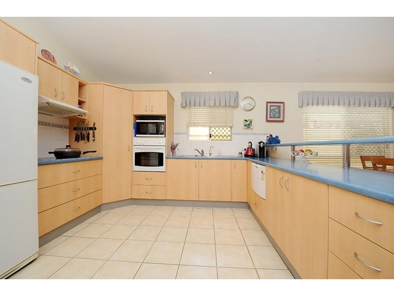 4 Kinross Court, Caloundra West QLD 4551