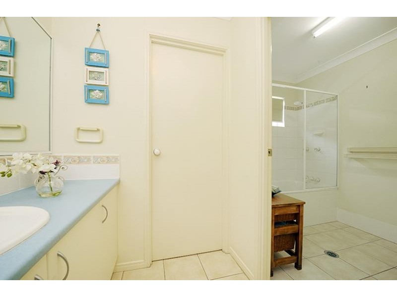 4 Kinross Court, Caloundra West QLD 4551