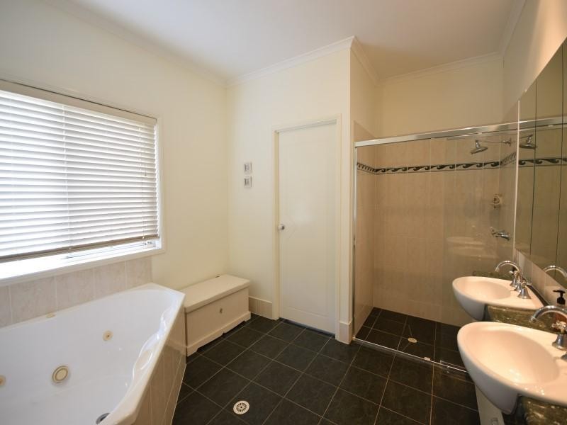 59 Koala Court, Little Mountain QLD 4551