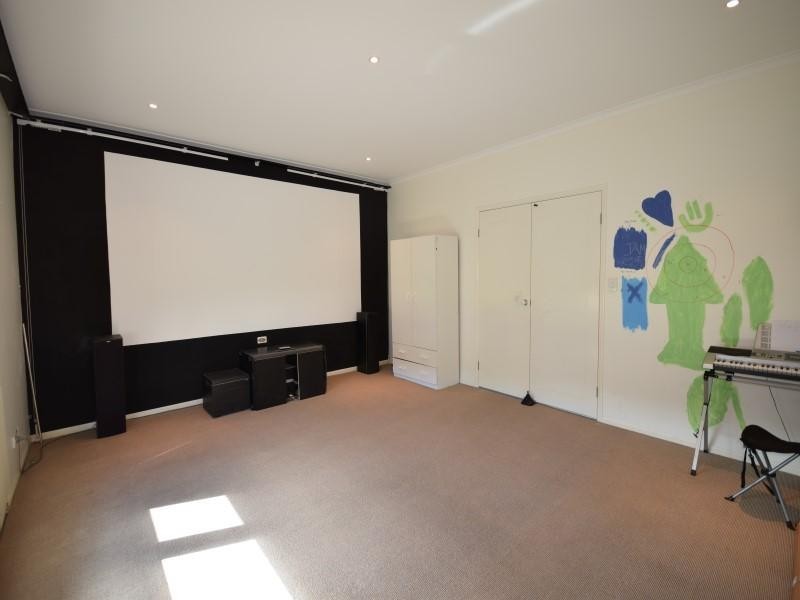 59 Koala Court, Little Mountain QLD 4551