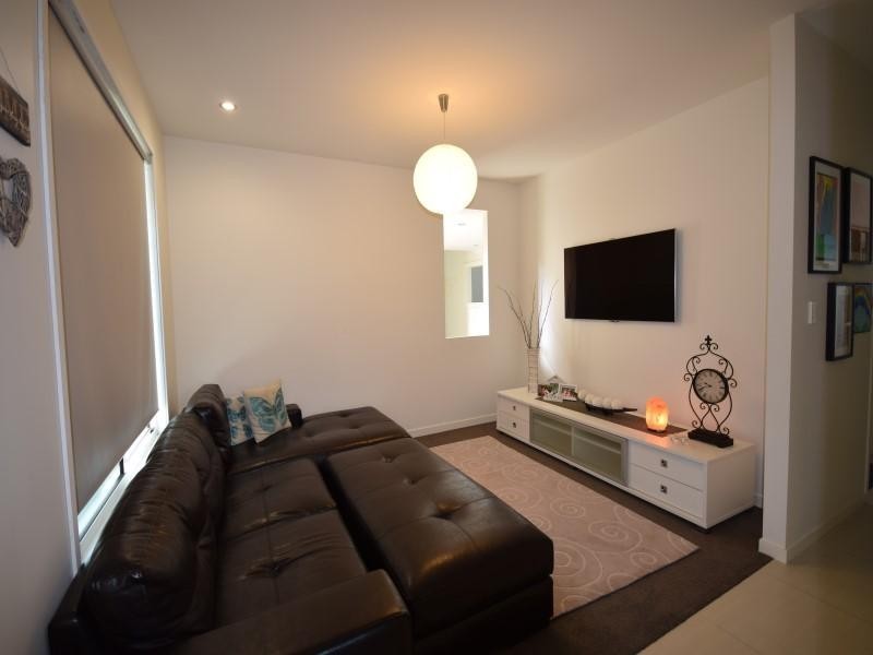 59 Koala Court, Little Mountain QLD 4551