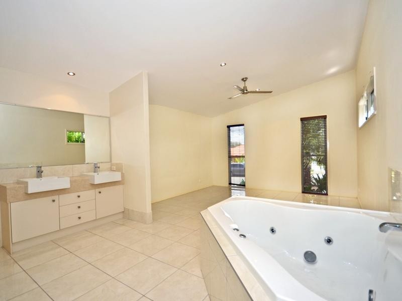 53 Kurrajong Crescent, Meridan Plains QLD 4551