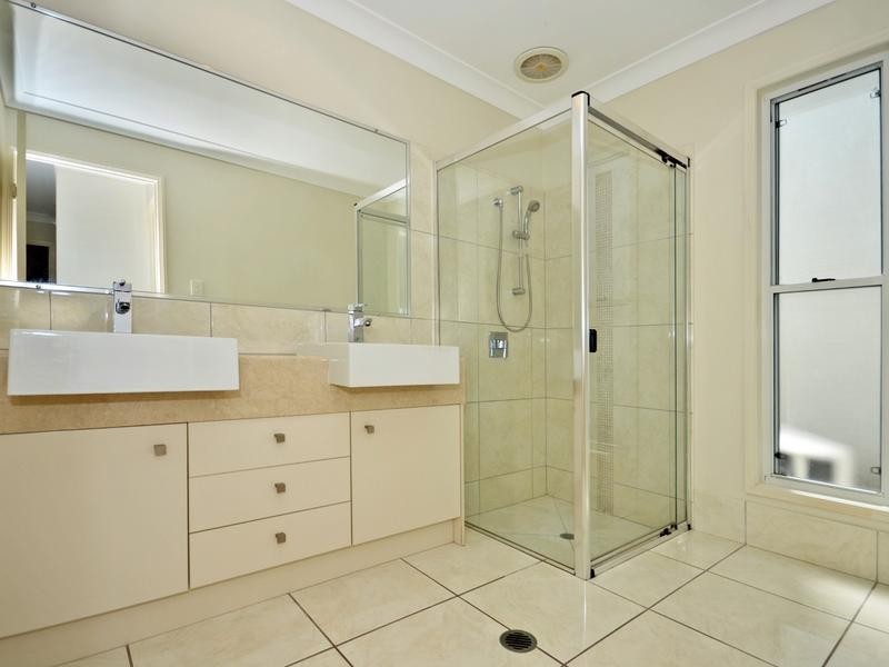 53 Kurrajong Crescent, Meridan Plains QLD 4551