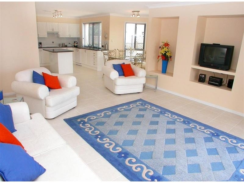 10 Kuthar Street, Pelican Waters QLD 4551