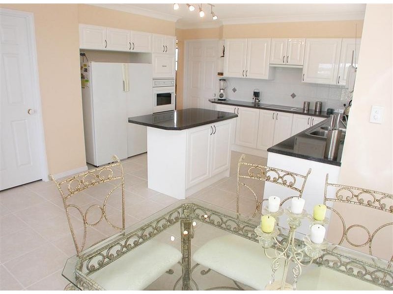 10 Kuthar Street, Pelican Waters QLD 4551