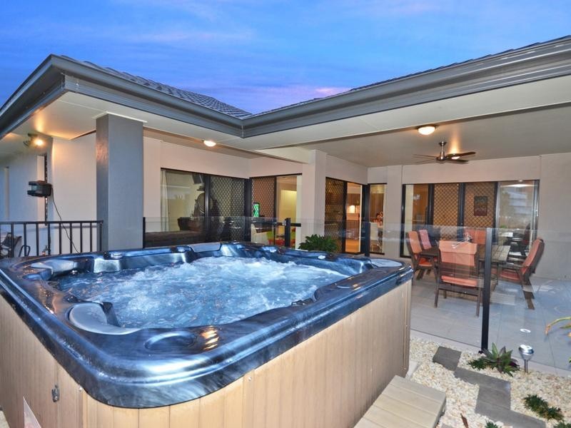 3 Landsdowne Street, Pelican Waters QLD 4551