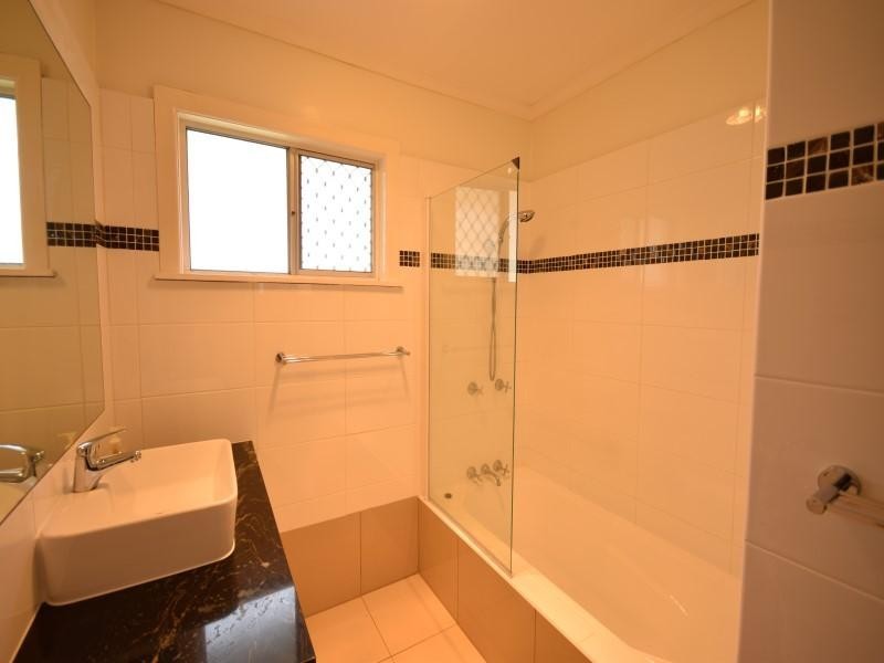 124 Landsborough Parade, Golden Beach QLD 4551