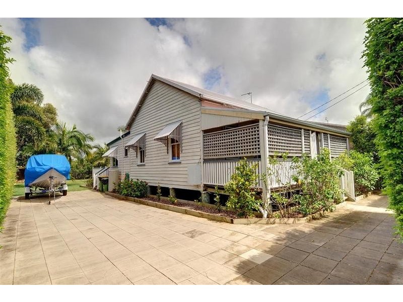 90 Landsborough Parade, Golden Beach QLD 4551