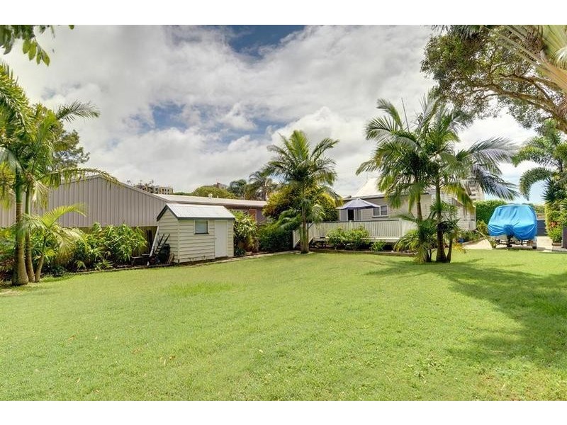 90 Landsborough Parade, Golden Beach QLD 4551