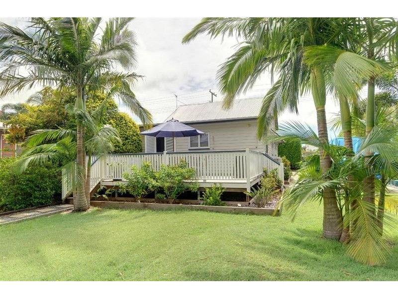 90 Landsborough Parade, Golden Beach QLD 4551