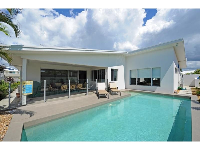 12 Landsdowne Street, Pelican Waters QLD 4551