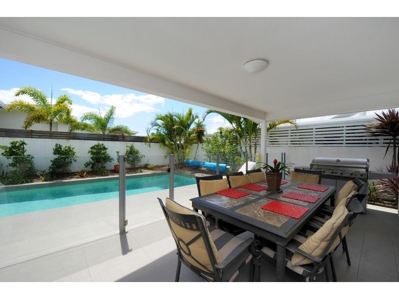 12 Landsdowne Street, Pelican Waters QLD 4551
