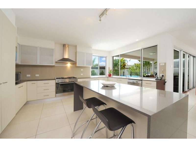 12 Landsdowne Street, Pelican Waters QLD 4551