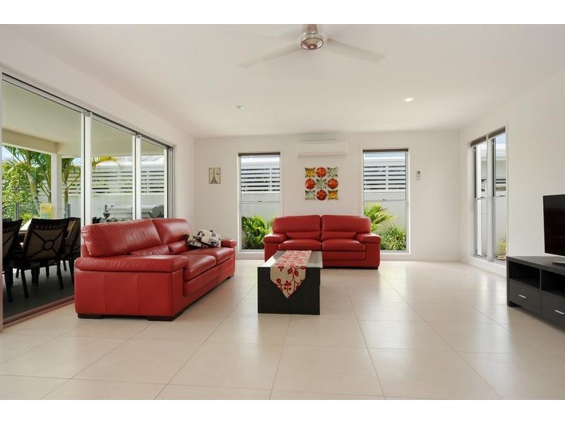 12 Landsdowne Street, Pelican Waters QLD 4551