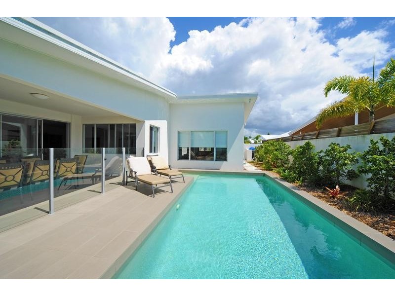 12 Landsdowne Street, Pelican Waters QLD 4551
