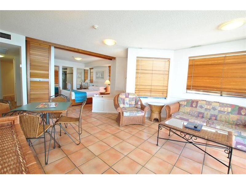 4 Tay Avenue, Caloundra QLD 4551