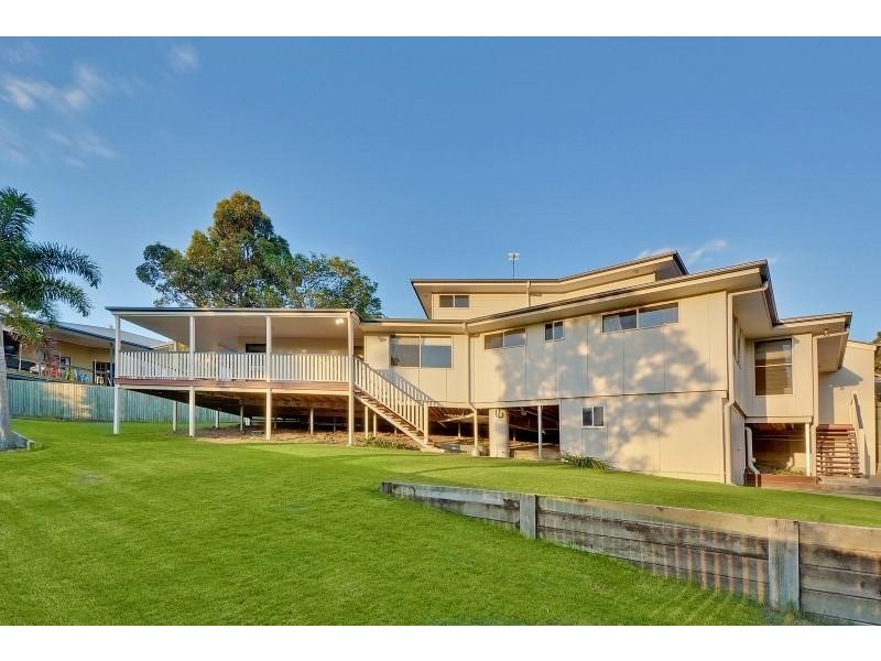 38 Latcham Drive, Little Mountain QLD 4551