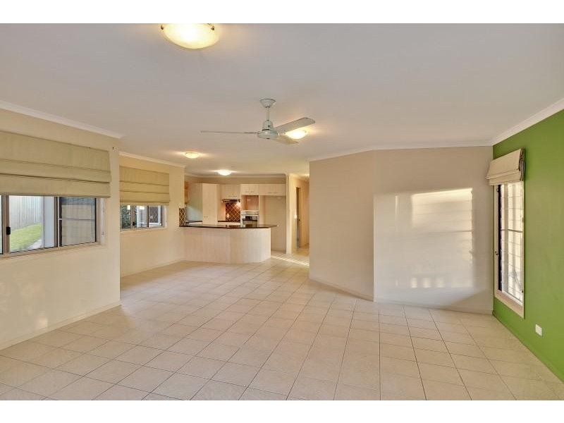 38 Latcham Drive, Little Mountain QLD 4551