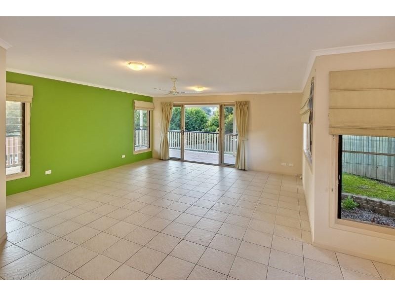 38 Latcham Drive, Little Mountain QLD 4551