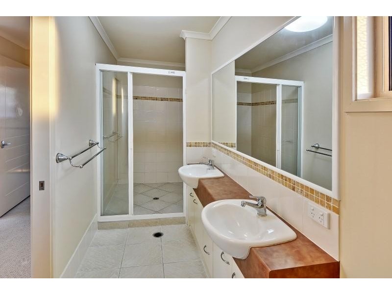 38 Latcham Drive, Little Mountain QLD 4551