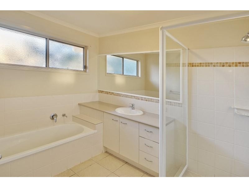 38 Latcham Drive, Little Mountain QLD 4551