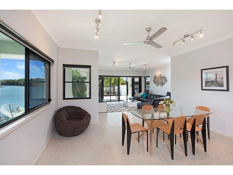 5 Leach Court, Pelican Waters QLD 4551
