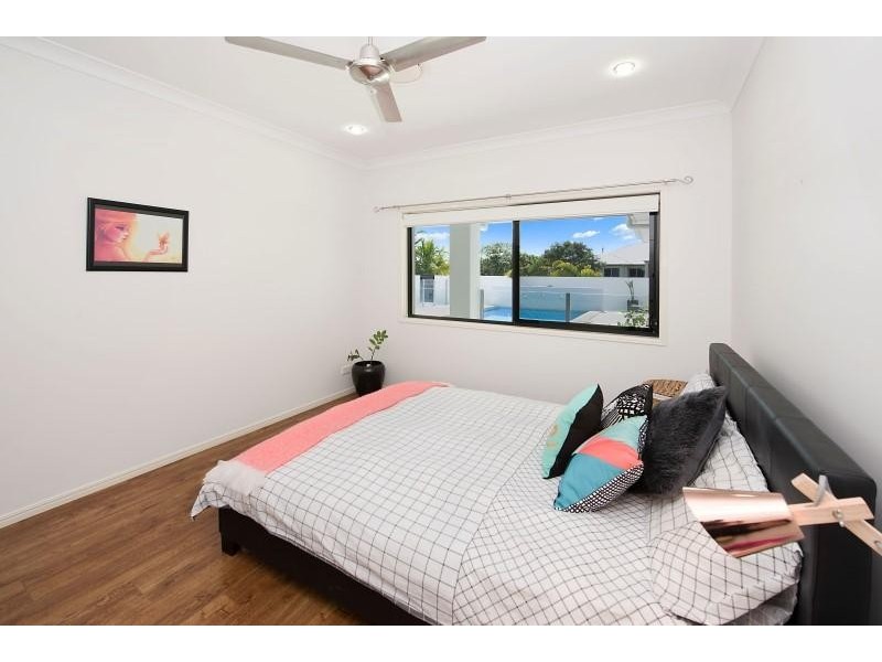5 Leach Court, Pelican Waters QLD 4551