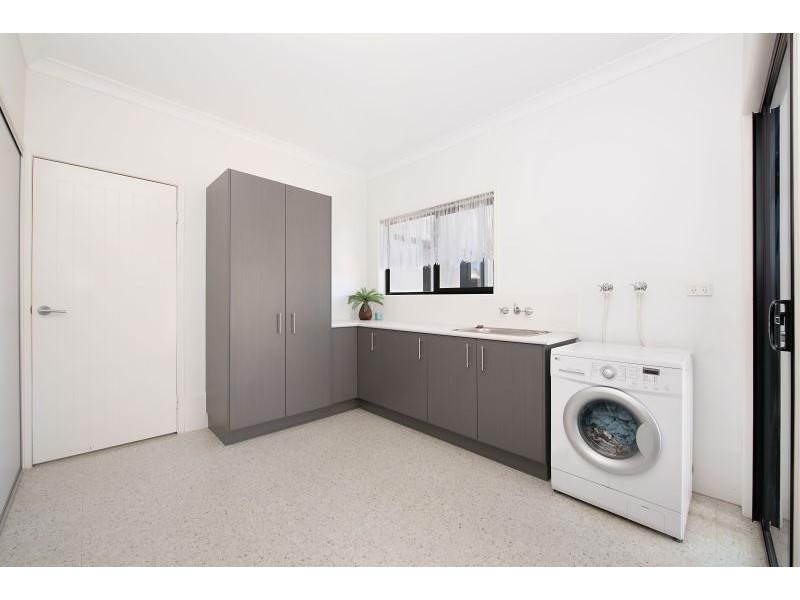 5 Leach Court, Pelican Waters QLD 4551