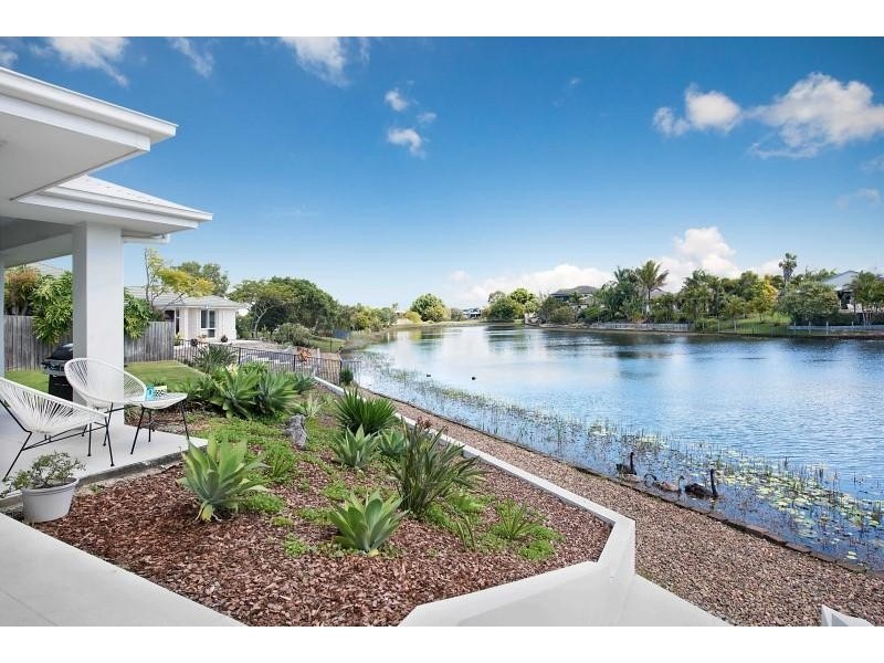 5 Leach Court, Pelican Waters QLD 4551